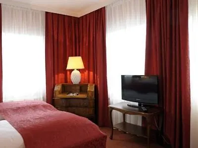 Vier Jahreszeiten Hotel Salzburgo