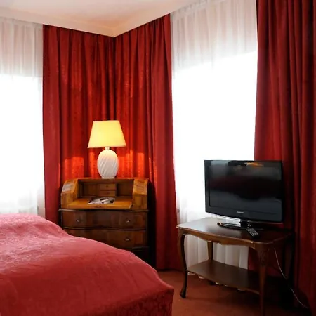 Vier Jahreszeiten 4* Salzburgo